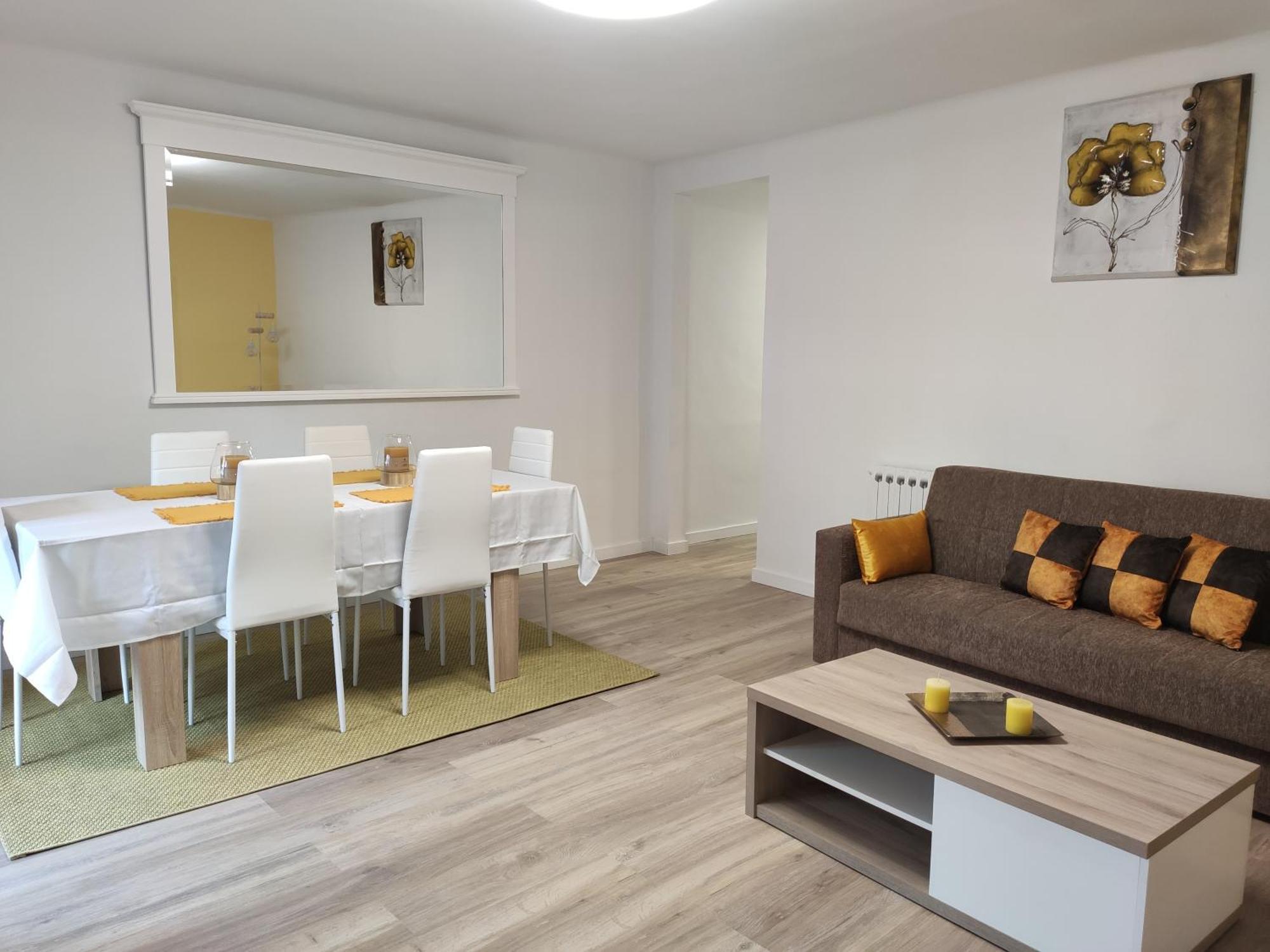 Apartamento Confort II La Seu d'Urgell Exterior foto